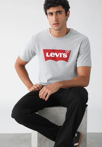 CAMISETA MASC LETREIRO VERMELHO